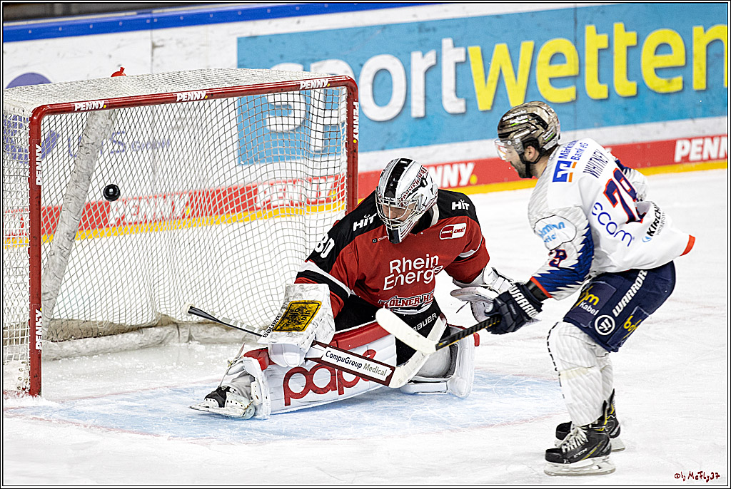 PENNY DEL;  Koelner Haie - Iserlohn Roosters; Koeln, 01.03.2022